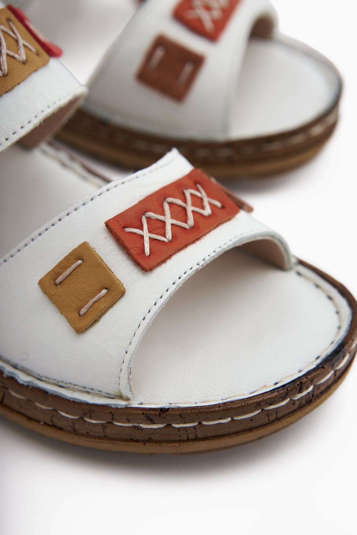 Loreta Hakiki Deri Beyaz Çift Bantlı Kadın Sandalet