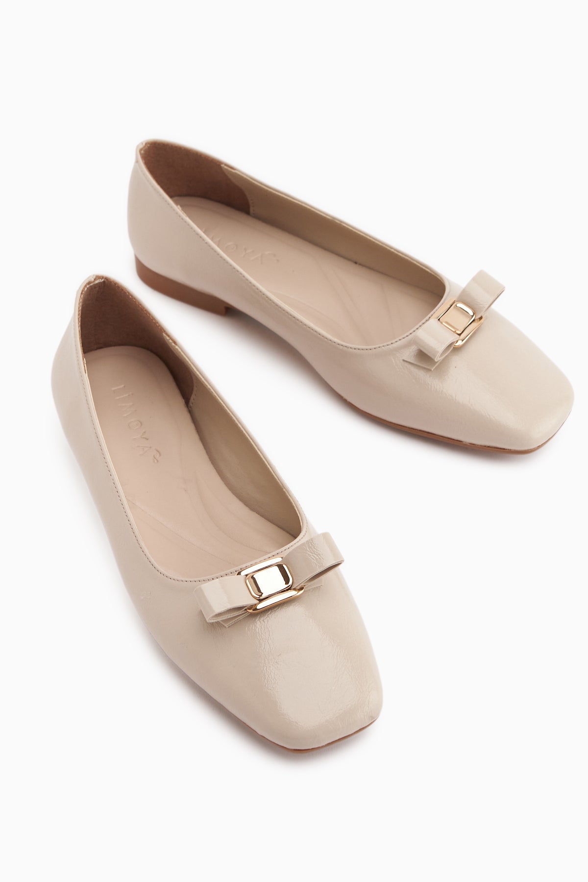 Darin Bej Fiyonk Detaylı Küt Burun Babet