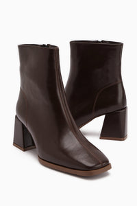 Margot Kahve Küt Burunlu Topuklu Kadın Bot