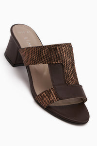 Helly Hakiki Deri Kahverengi Yılan Desenli Topuklu Kadın Terlik