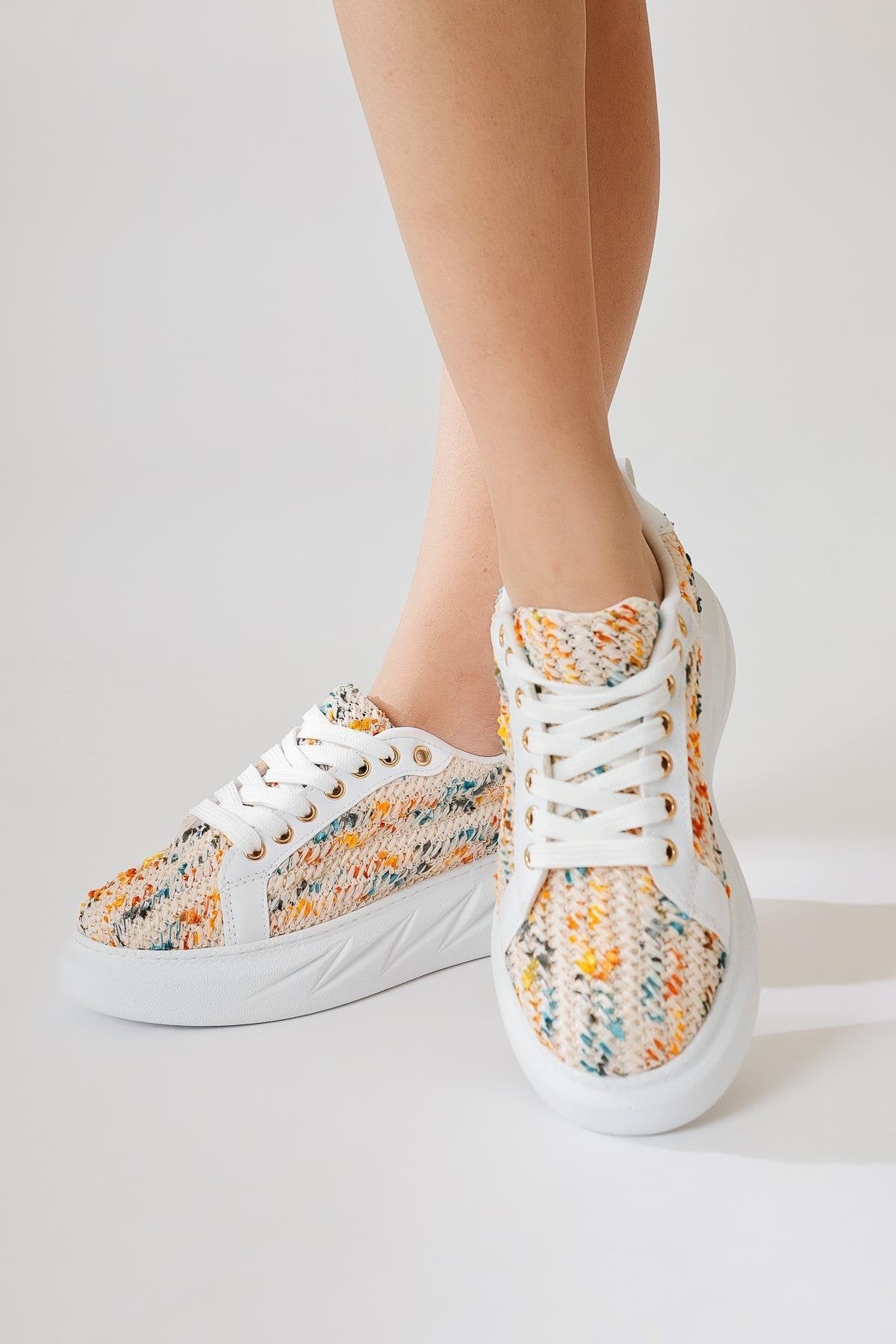Silfa Beyaz Örgü Desenli Yüksek Taban Bağcıklı Sneakers