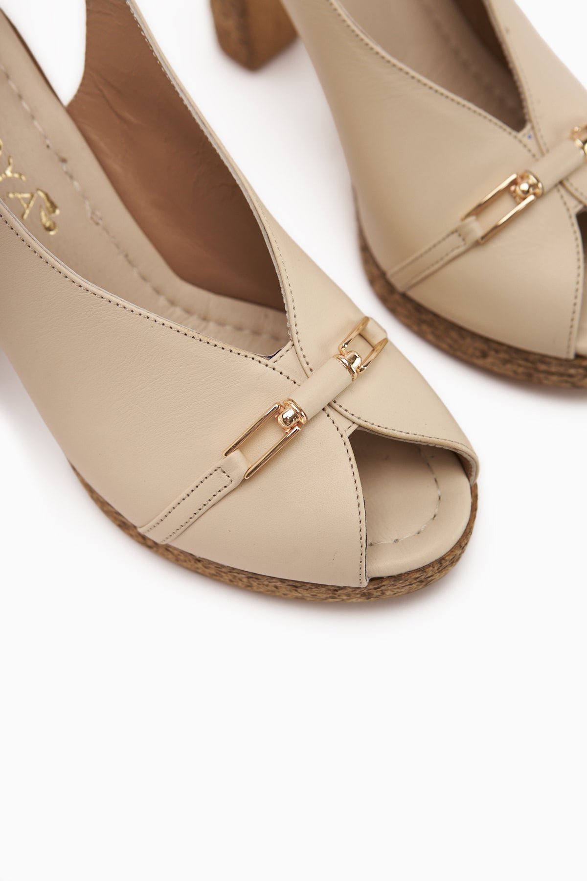 Bernis Hakiki Deri Tokalı Platform Topuklu Kadın Ayakkabı