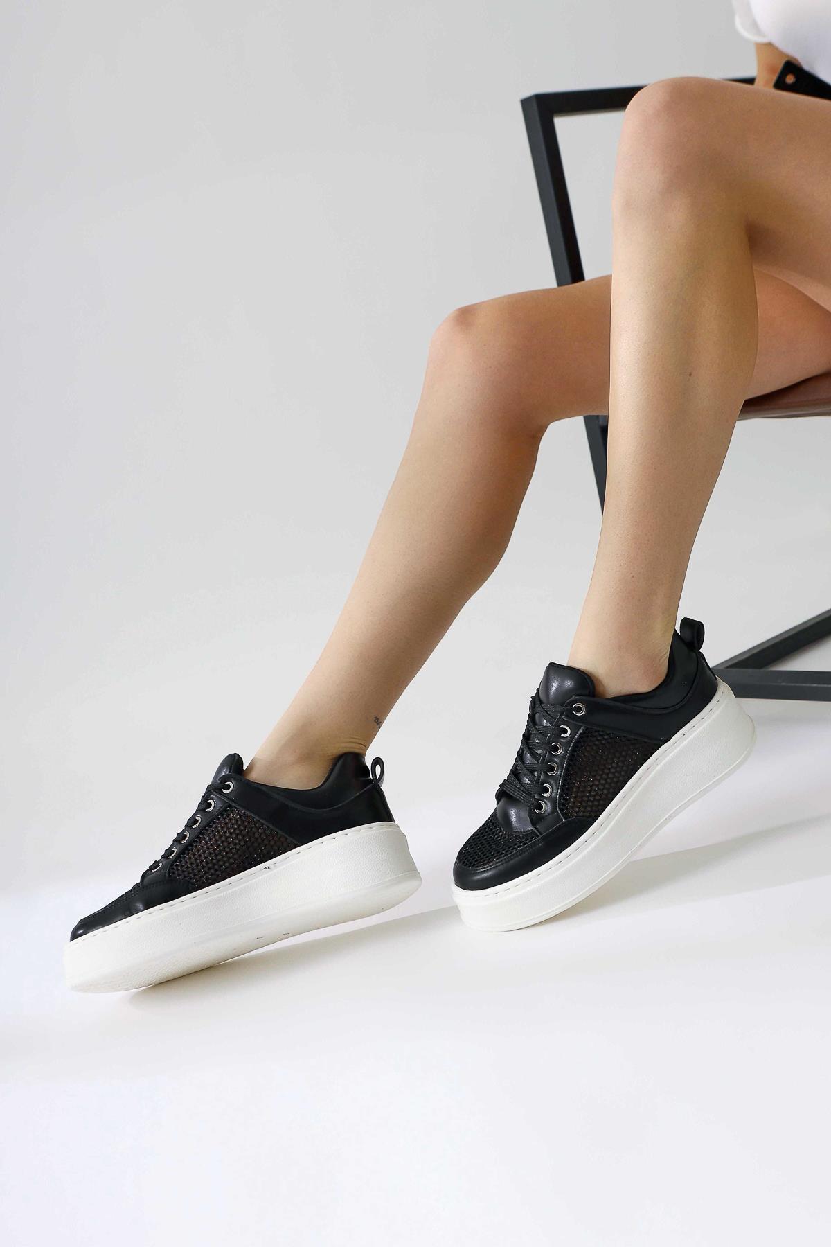 Emilina Siyah Fileli Bağcıklı Sneakers