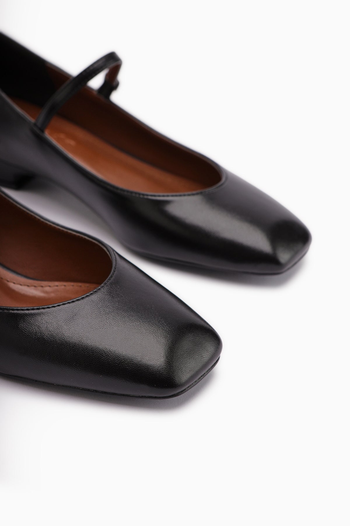 Yuphin Siyah Kısa Topuklu Kemerli Kadın Topuklu Ayakkabı