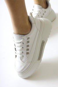 Tram Beyaz Kalın Tabanlı Taş Detaylı Bağcıklı Sneakers