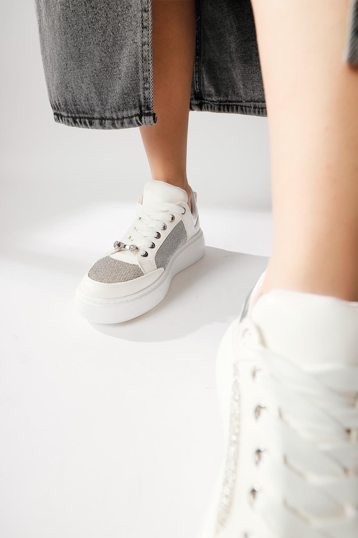 Sonnie Beyaz Kalın Tabanlı Taş Detaylı Sneakers