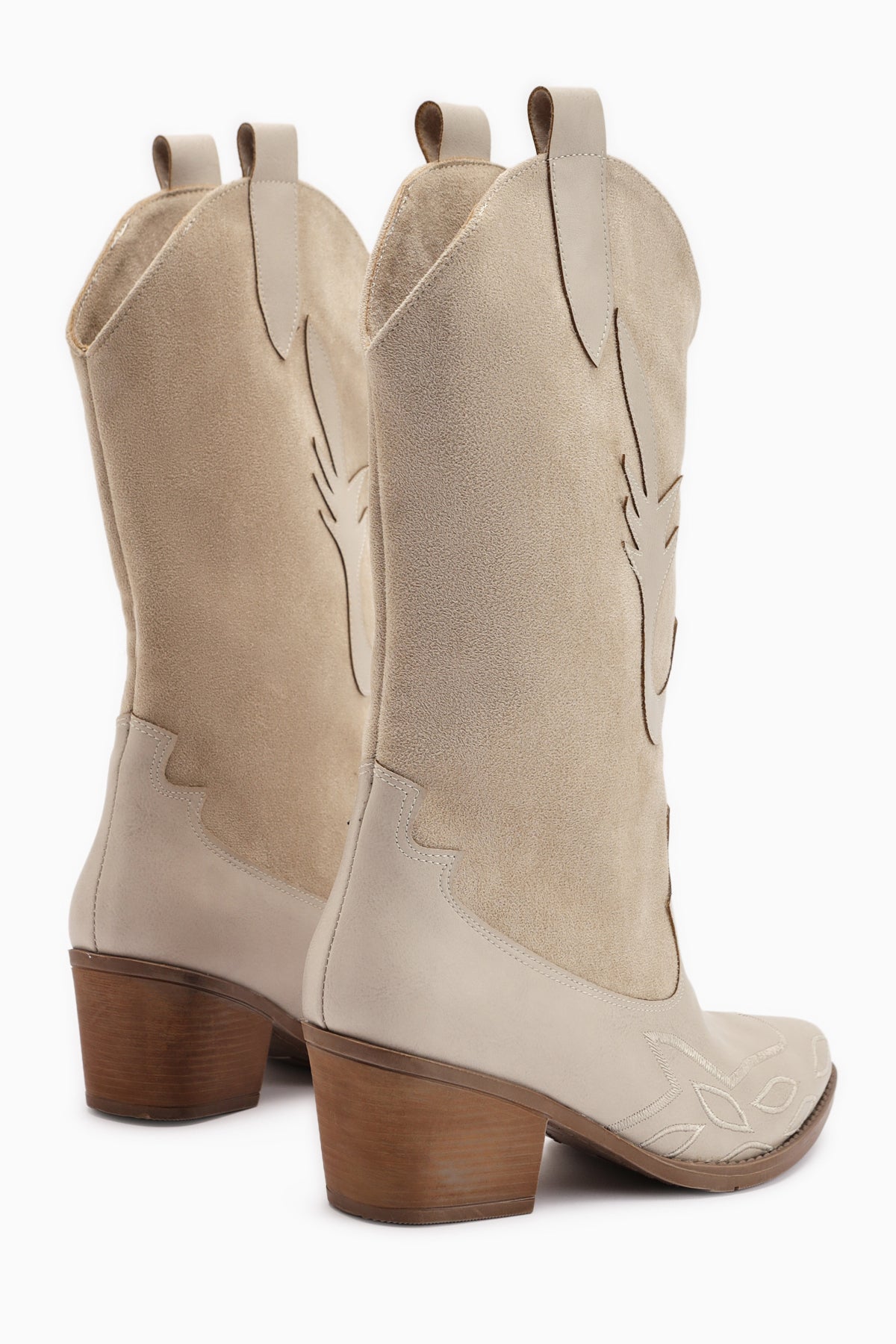 Maily Bej Süet Detaylı Nakışlı Sivri Burunlu Western Bot