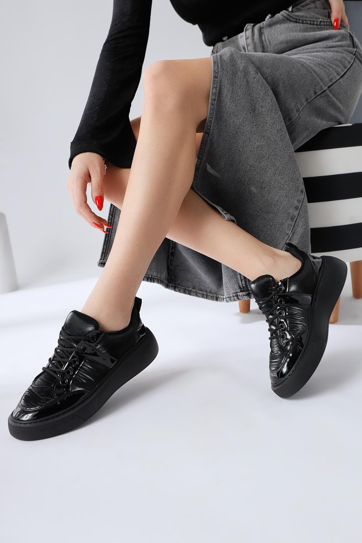 Jakleen Siyah Rugan Detaylı Paraşüt Sneakers