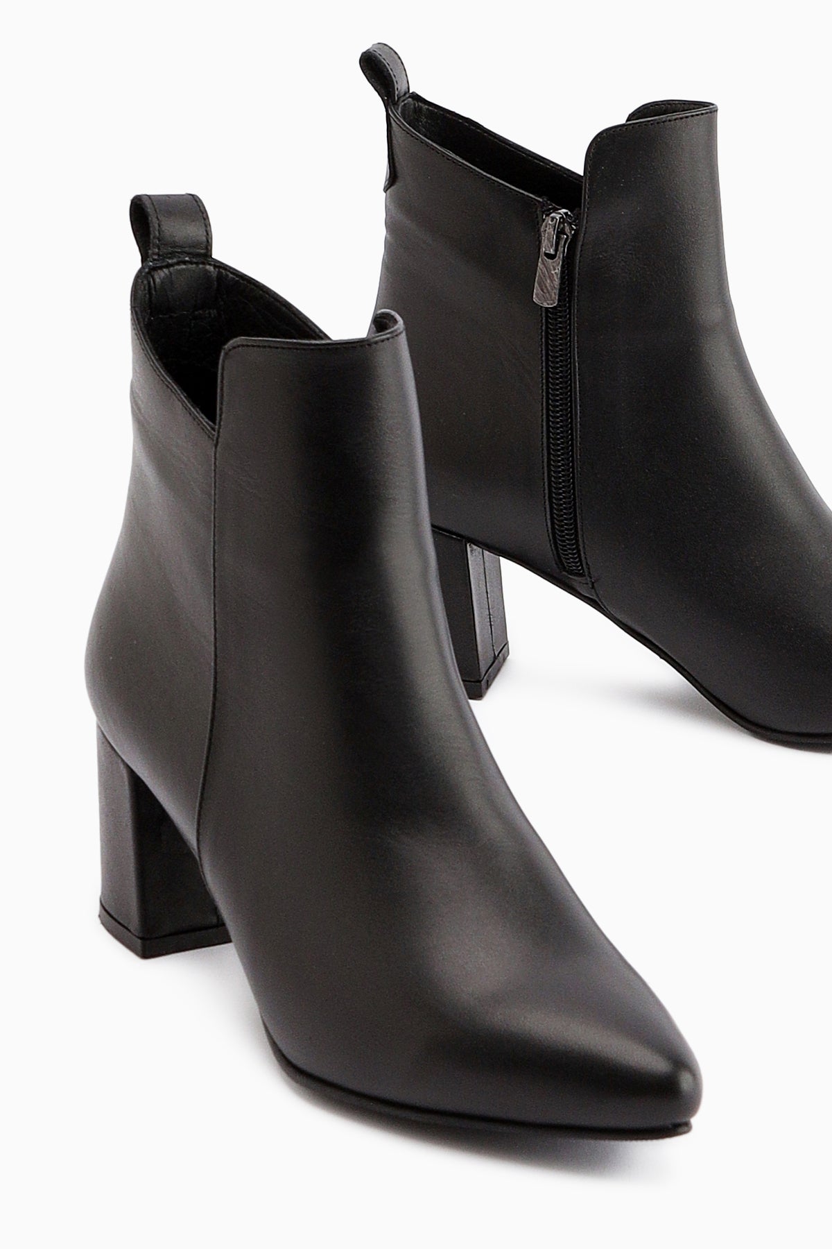 Julia Hakiki Deri Siyah Topuklu Kadın Bot