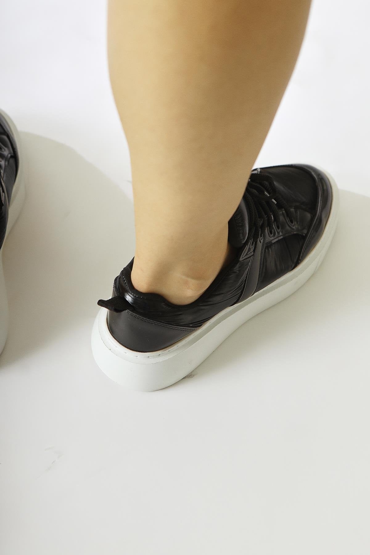 Jakleen Siyah Rugan Detaylı Paraşüt Sneakers