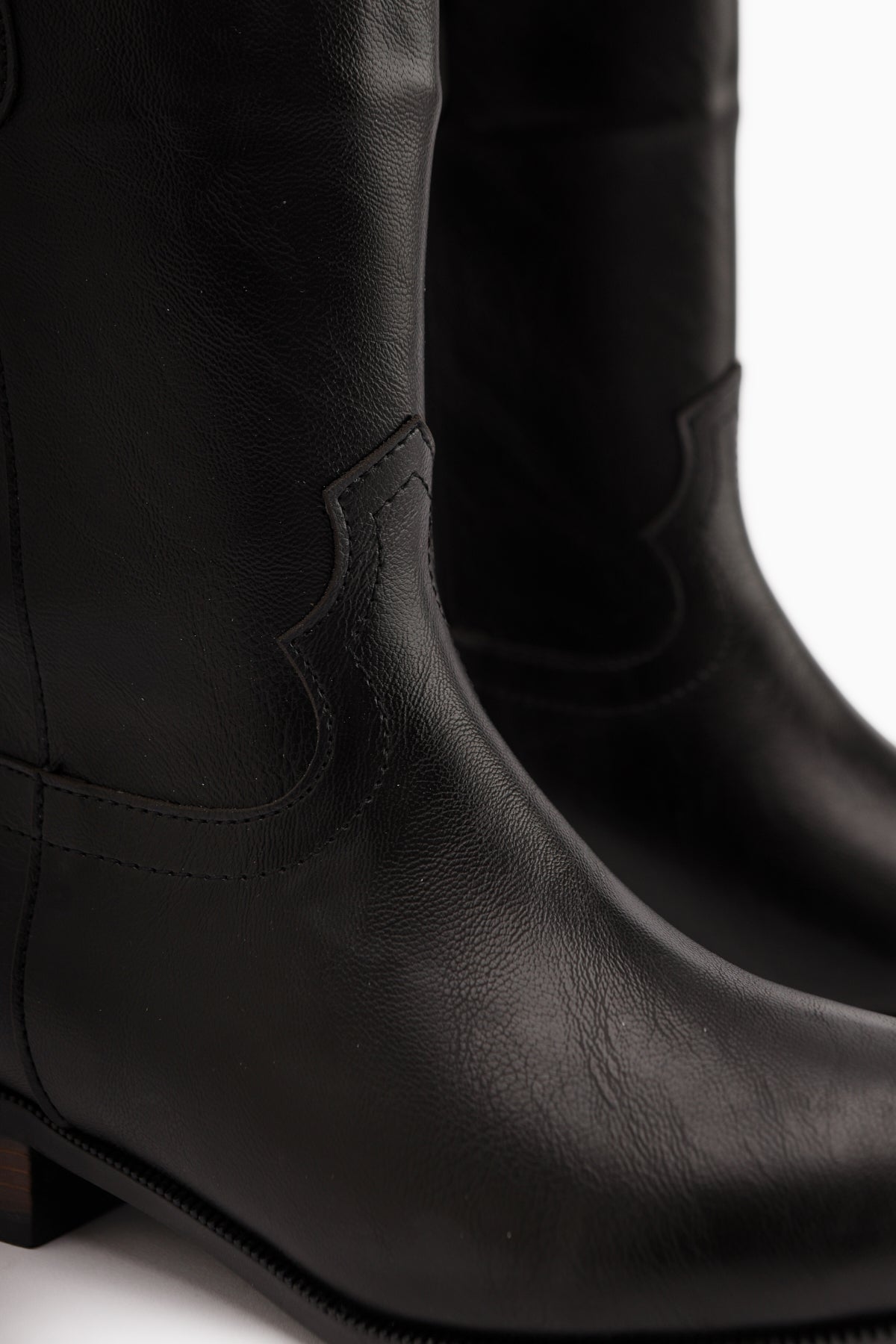 Liza Siyah Çekme Kadın Bot