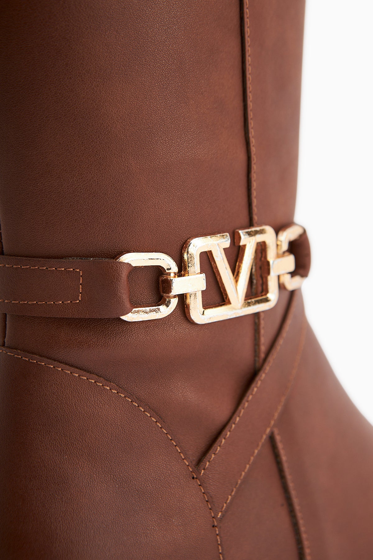 Momena Taba Toka Detaylı Fermuarlı Kısa Topuklu Çizme