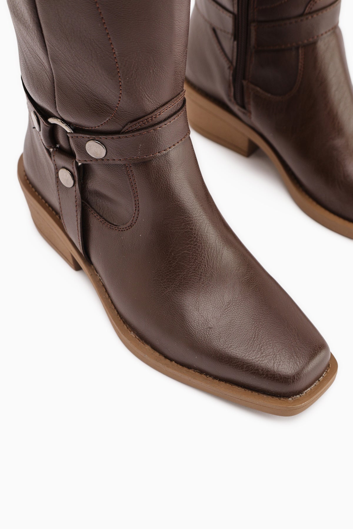 Ferial Kahve Nakışlı Küt Burunlu Kadın Dakota Çizme