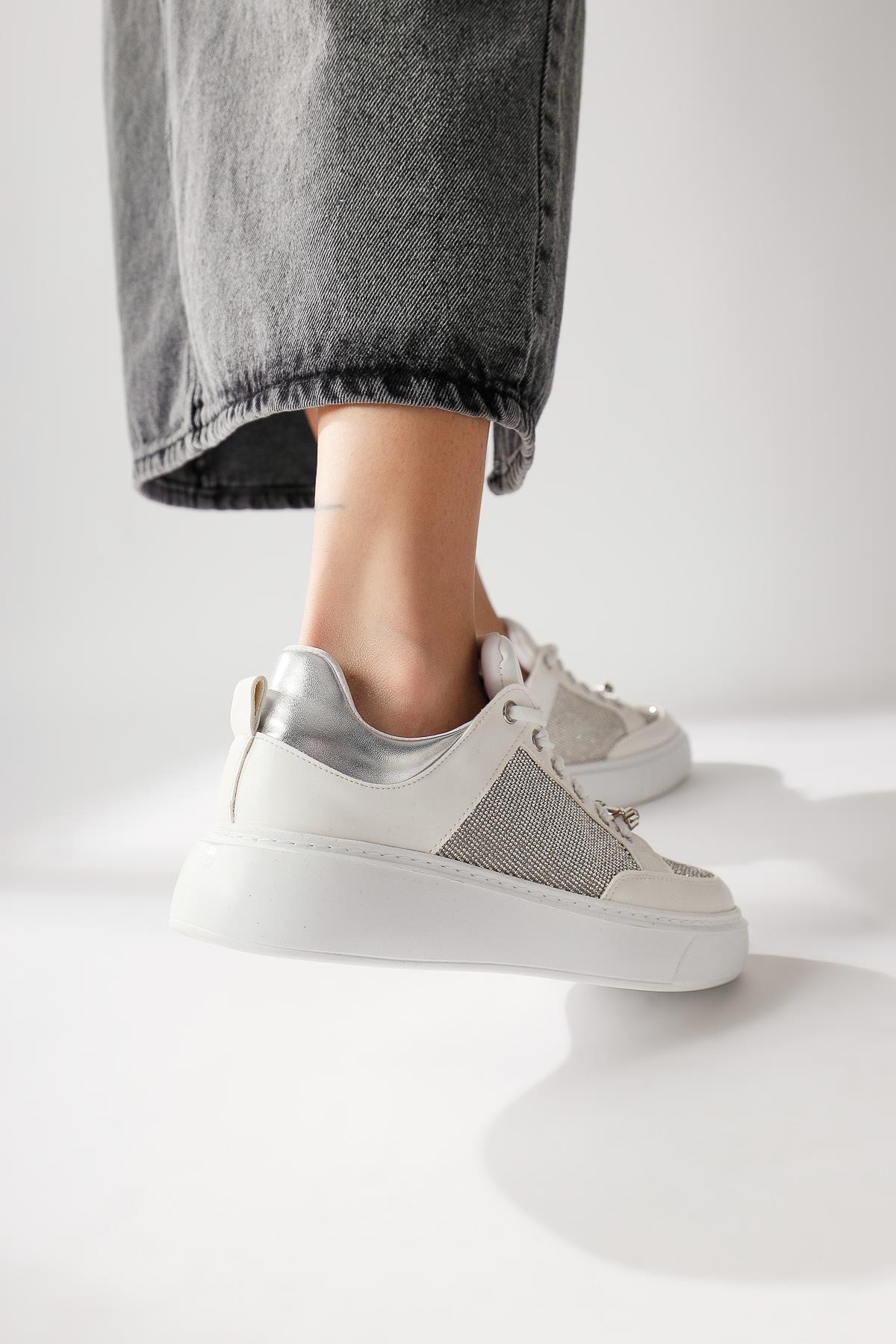 Sonnie Beyaz Kalın Tabanlı Taş Detaylı Sneakers