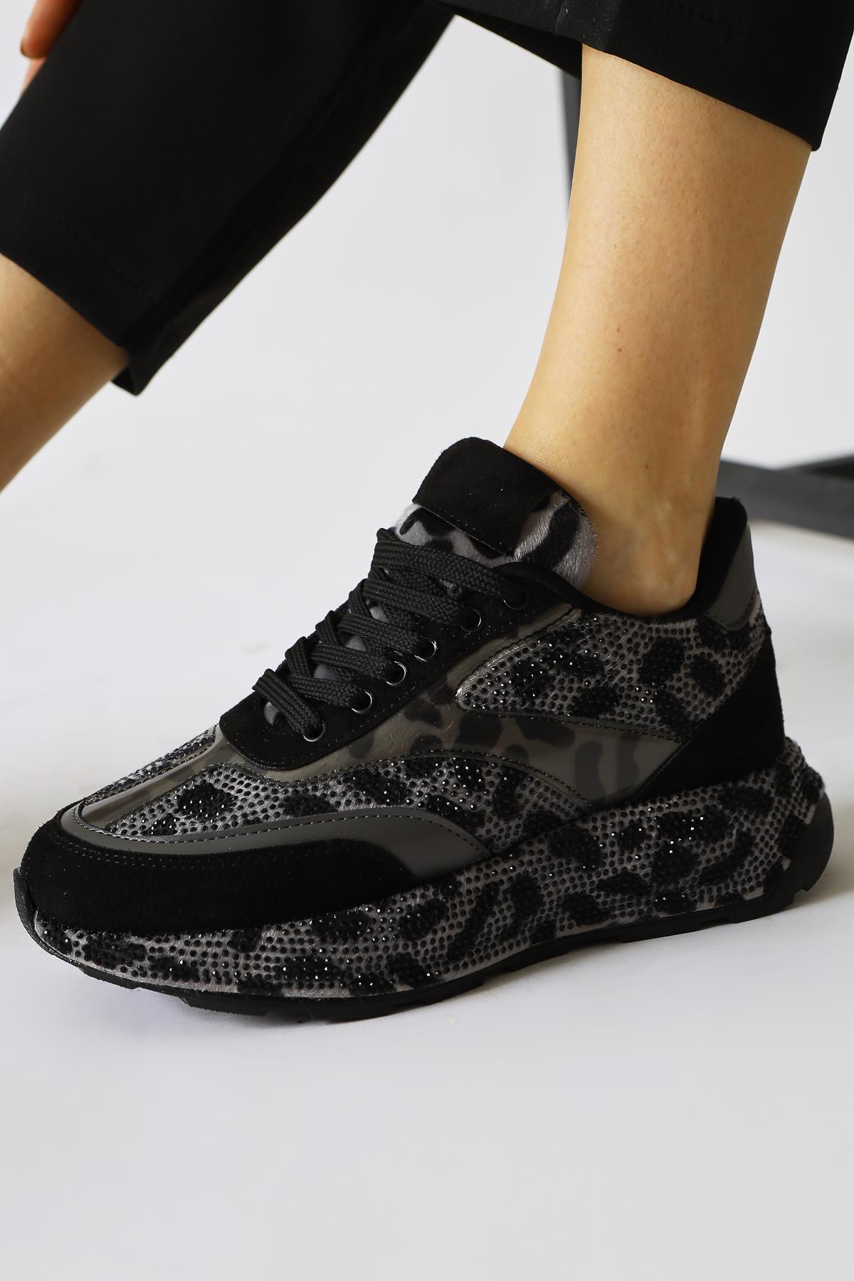 Kada Gri Leopar Desenli Taş Detaylı Sneakers
