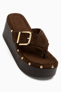 Arla Kahve Süet Toka Detaylı Dolgu Topuklu Kadın Terlik