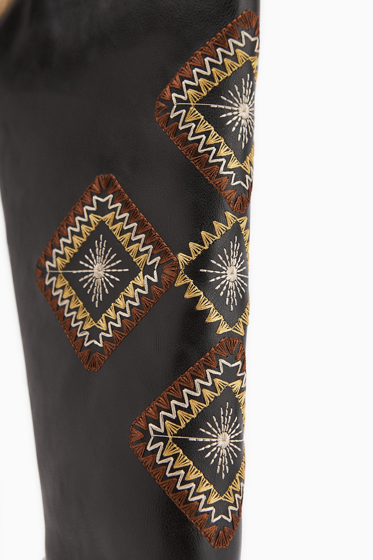 Hilka Siyah Çıkarılabilir Konçlu Etnik Desenli Bot-Çizme