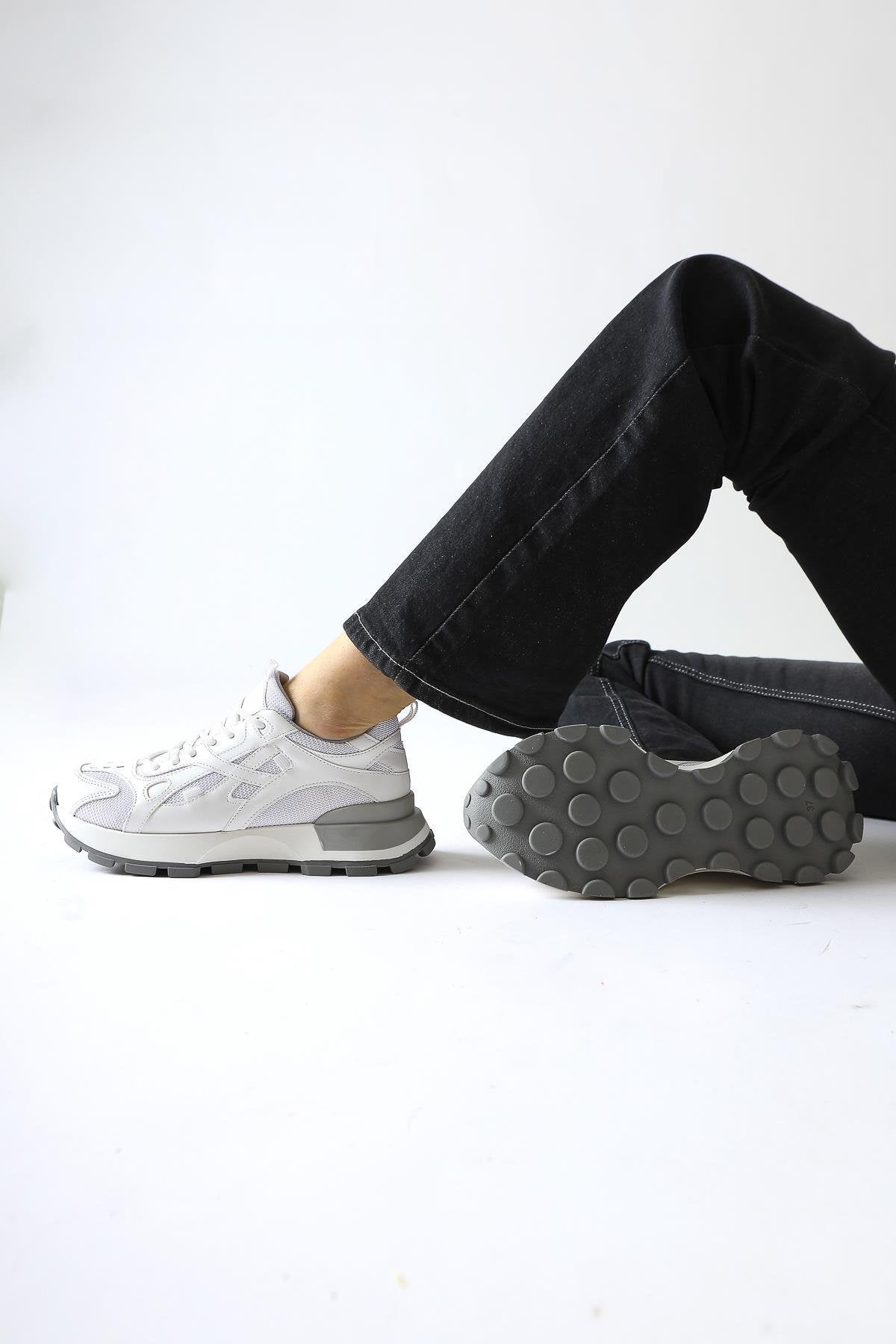 Siska Beyaz Bağcıklı Yüksek Taban Sneakers
