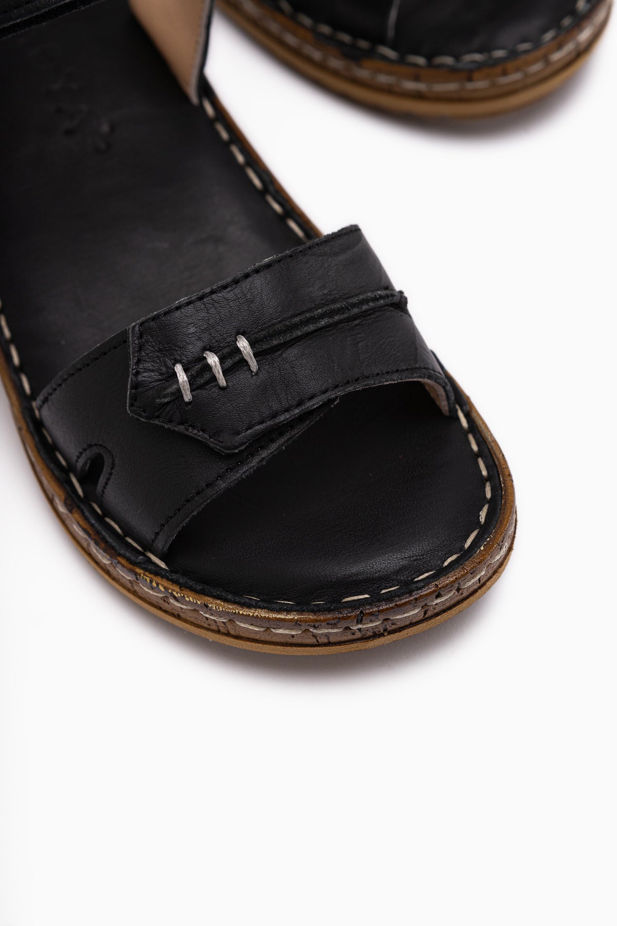 Leone Hakiki Deri Siyah Kadın Sandalet