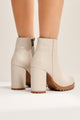 Bahiya Bej Oval Burunlu Fermuarlı Topuklu Bot