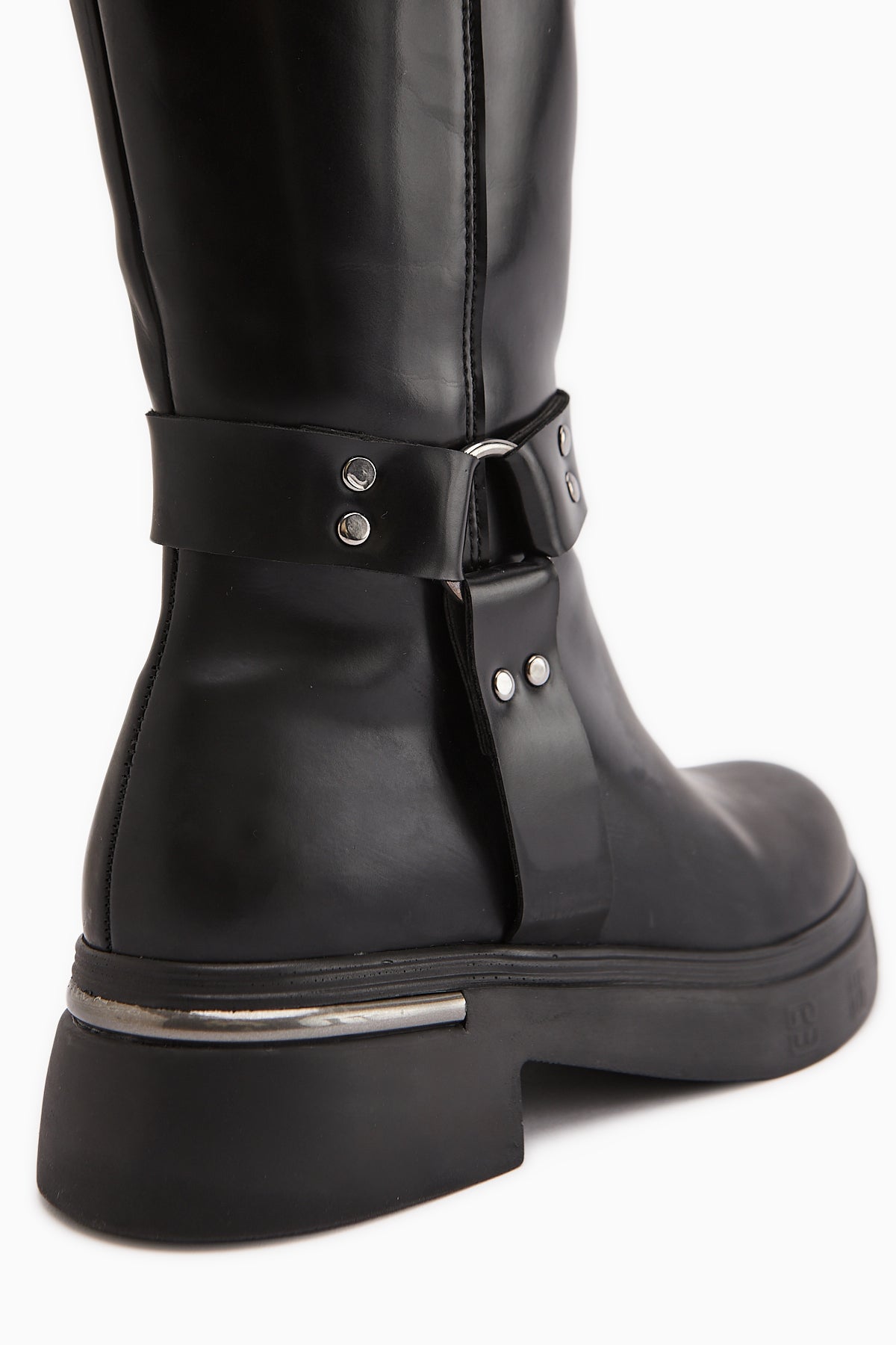 Lani Siyah Rugan Toka ve Zımba Detaylı Kalın Tabanlı Çizme