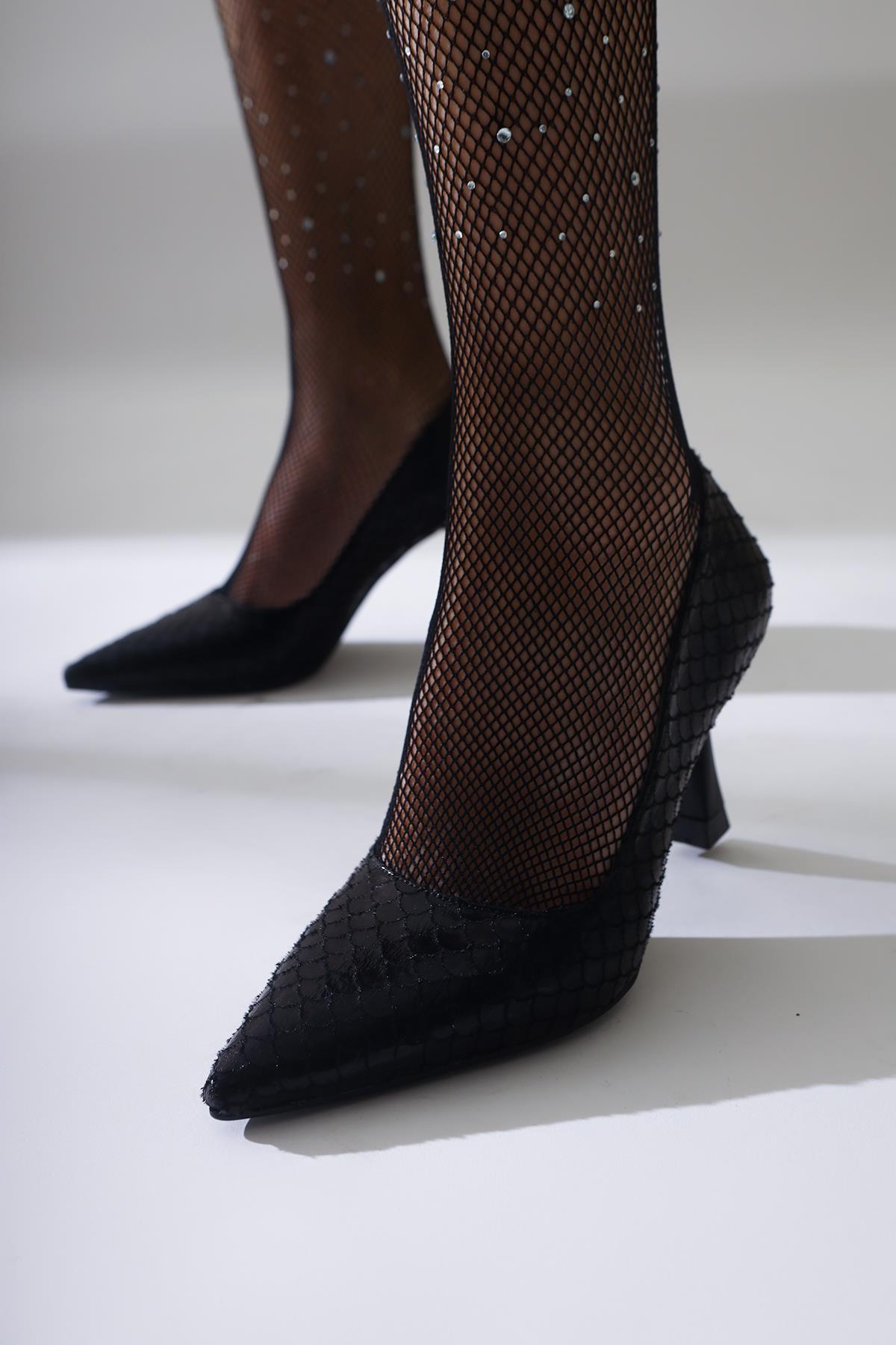 Celestine Siyah Balık Pulu Dokulu Sivri Burunlu Stiletto