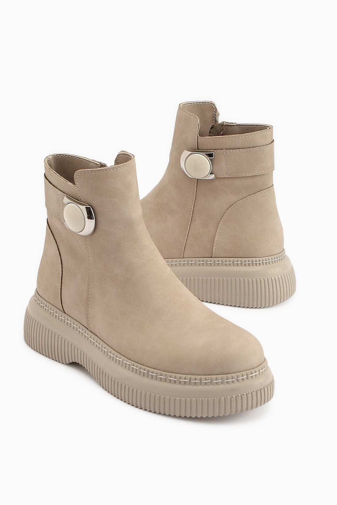 Caiza Krem Toka Detaylı Oval Burunlu Bot