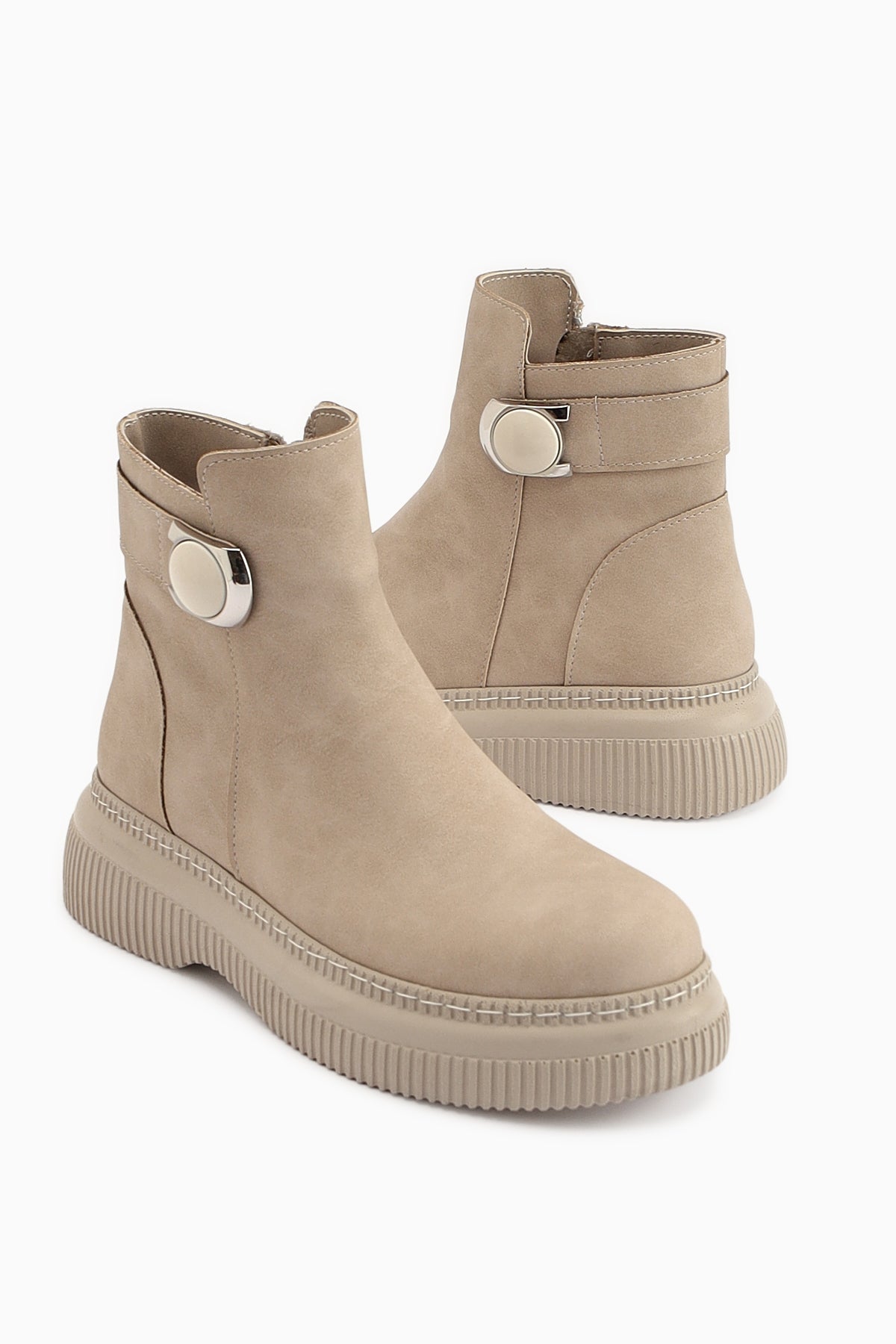 Caiza Krem Toka Detaylı Oval Burunlu Bot