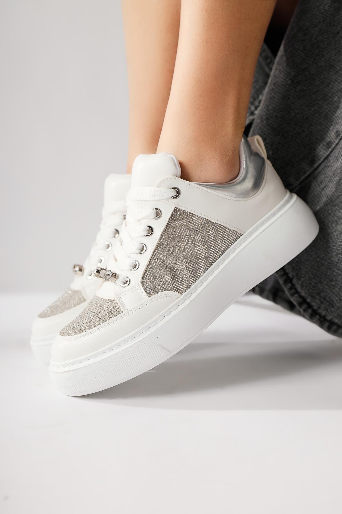 Sonnie Beyaz Kalın Tabanlı Taş Detaylı Sneakers