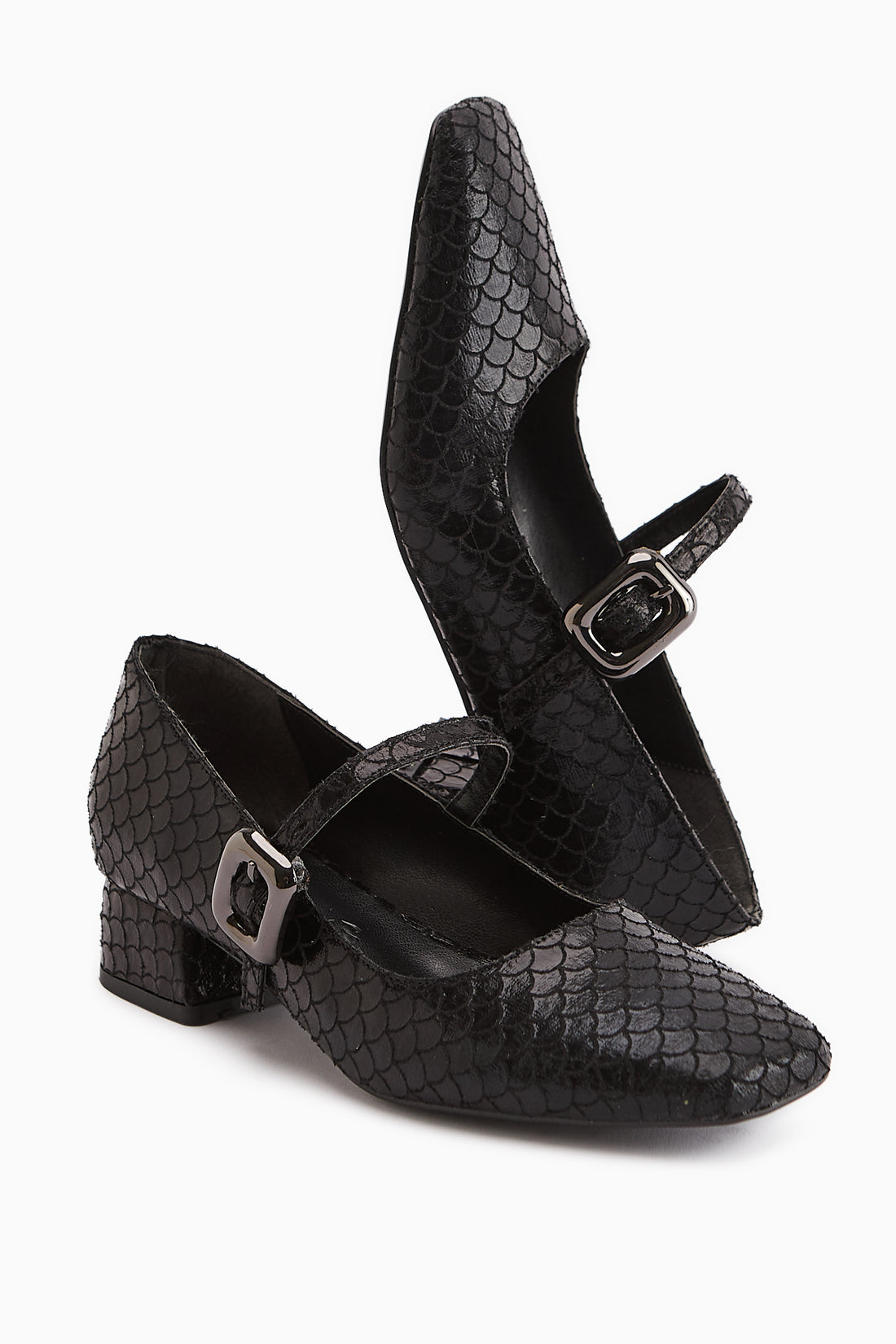 Abby Siyah Balık Pulu Dokulu Küt Burunlu Toka Detaylı Günlük Ayakkabı