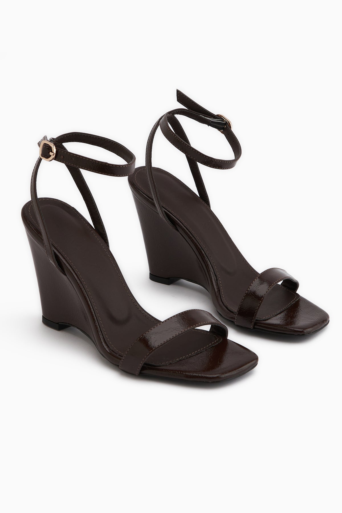 Novah Kahve Bilekten Bağlamalı Kadın Dolgu Topuklu Sandalet