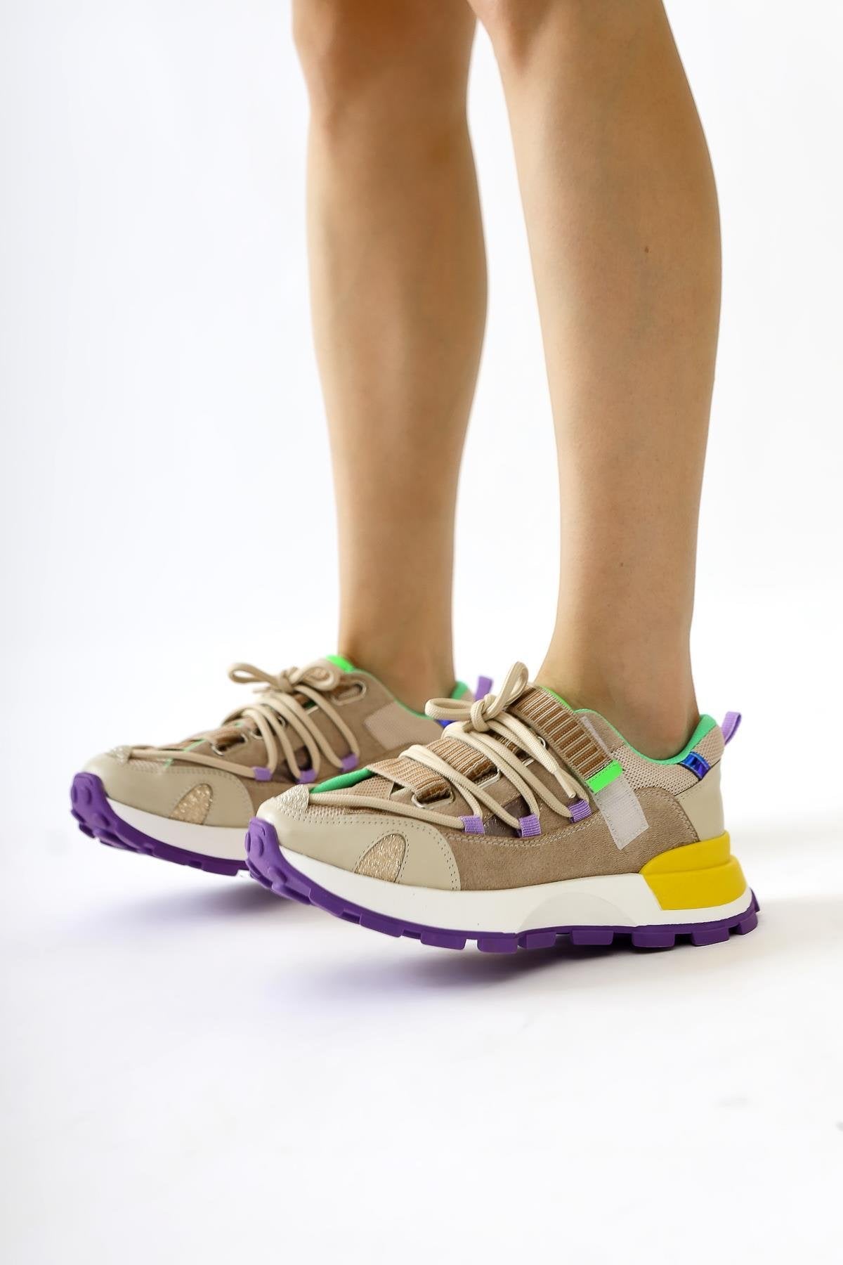 Nely Bej Asimetrik Bağcıklı Sneakers