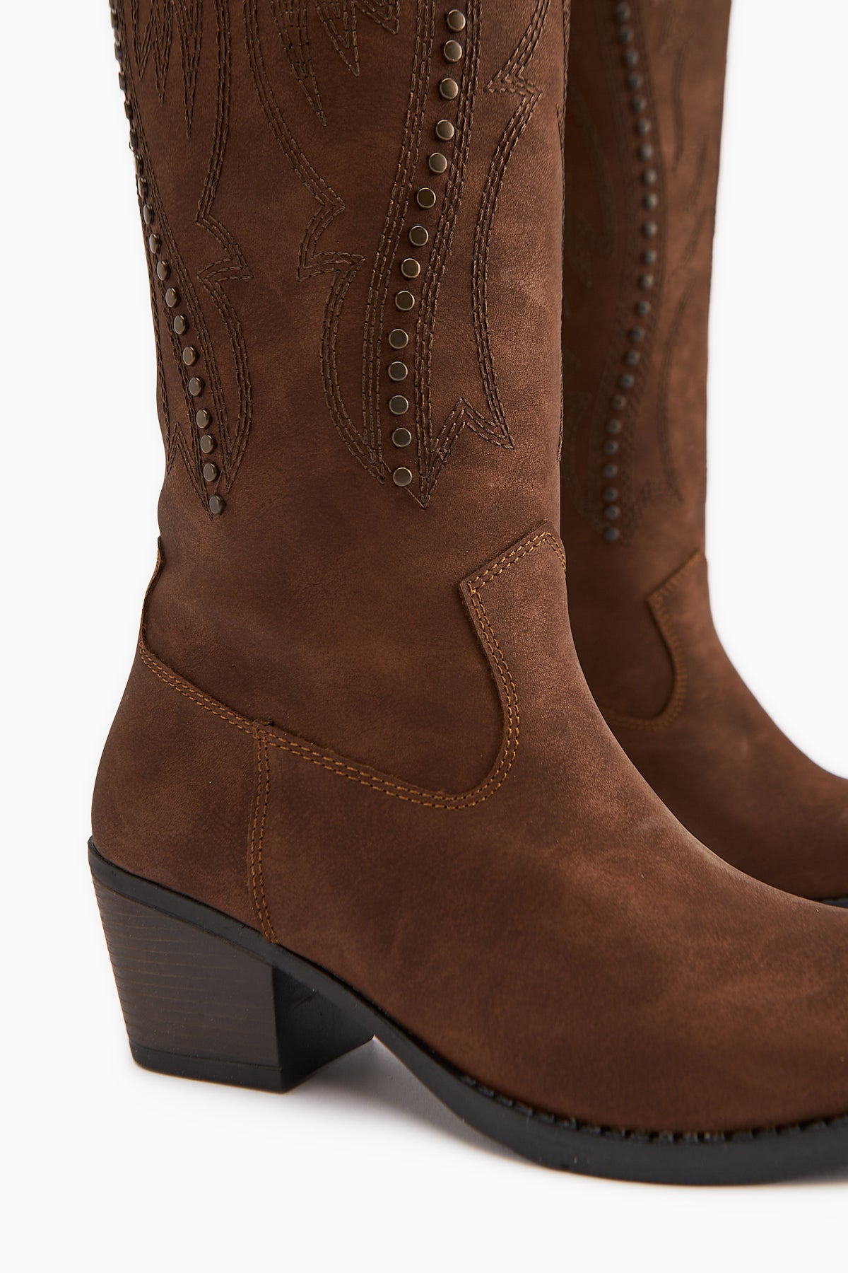 Fizaro Taba Sivri Burunlu Nakışlı Zımba Detaylı Western Çizme