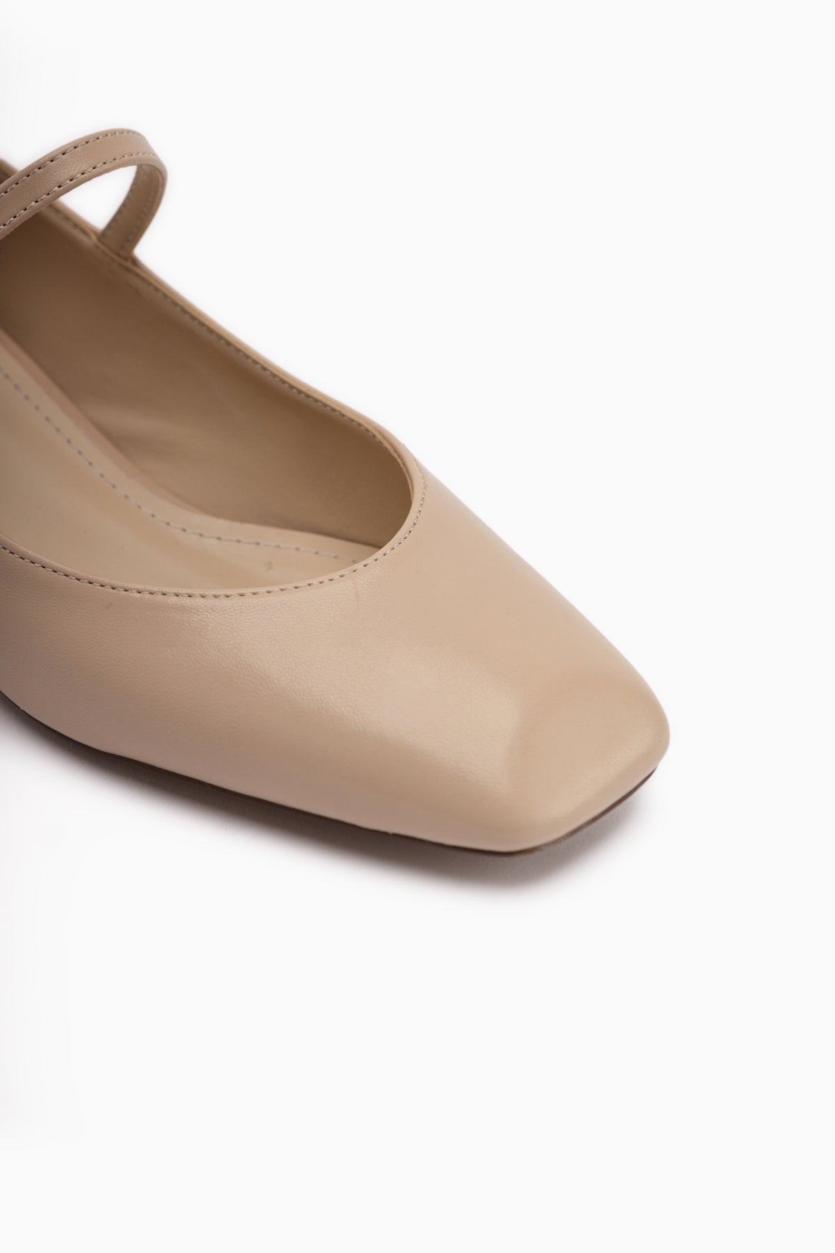 Yuphin Bej Kısa Topuklu Kemerli Kadın Topuklu Ayakkabı