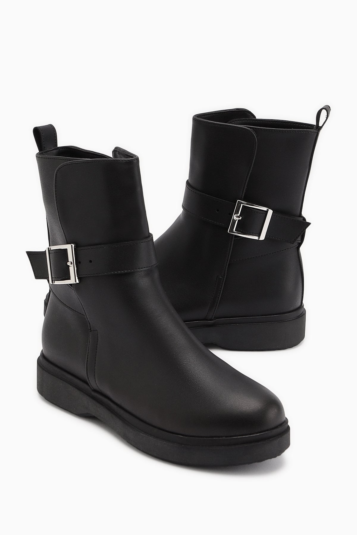 Behnoush Siyah Oval Burunlu Toka Detaylı Bot