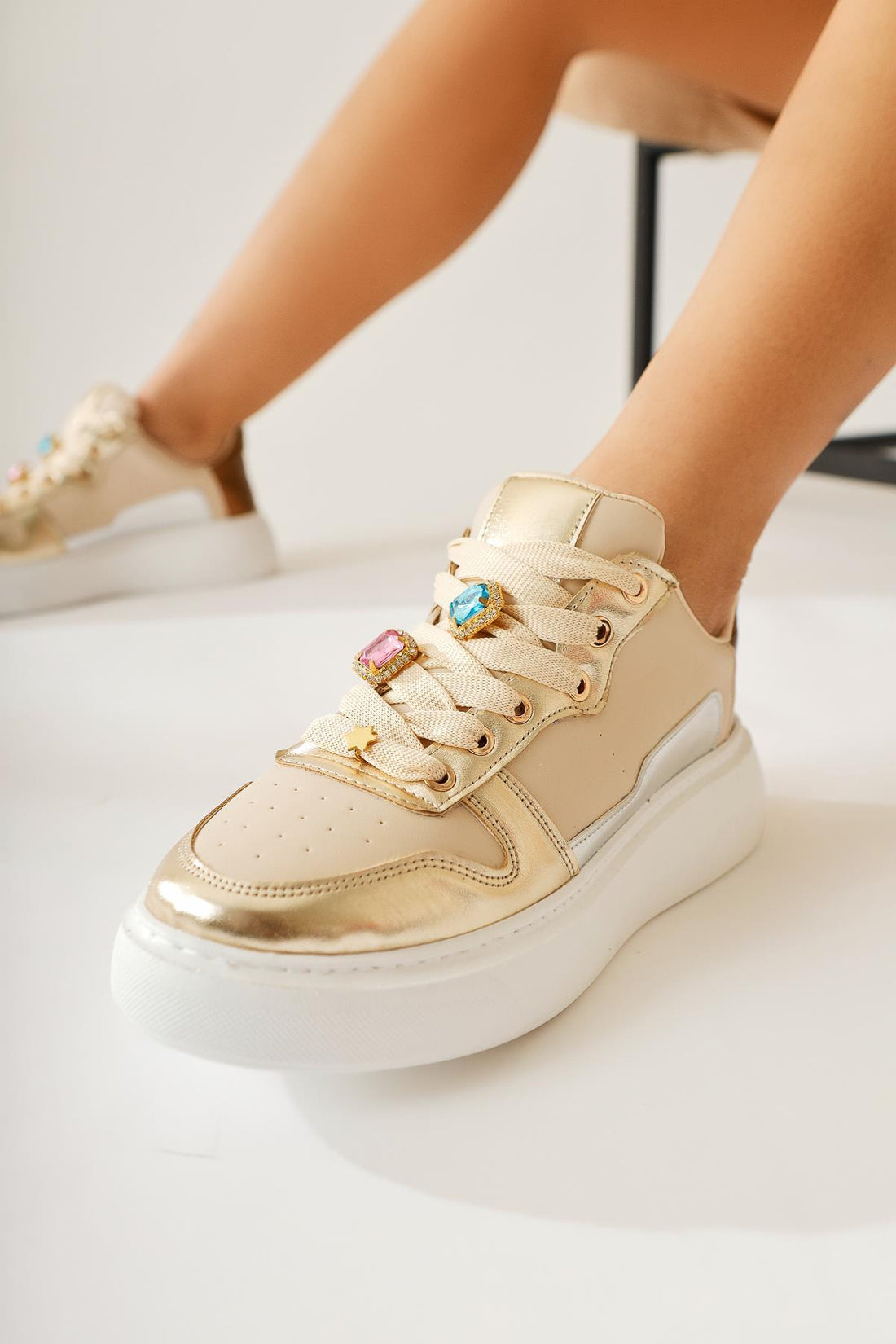 Deena Krem Kalın Tabanlı Taş Detaylı Sneakers
