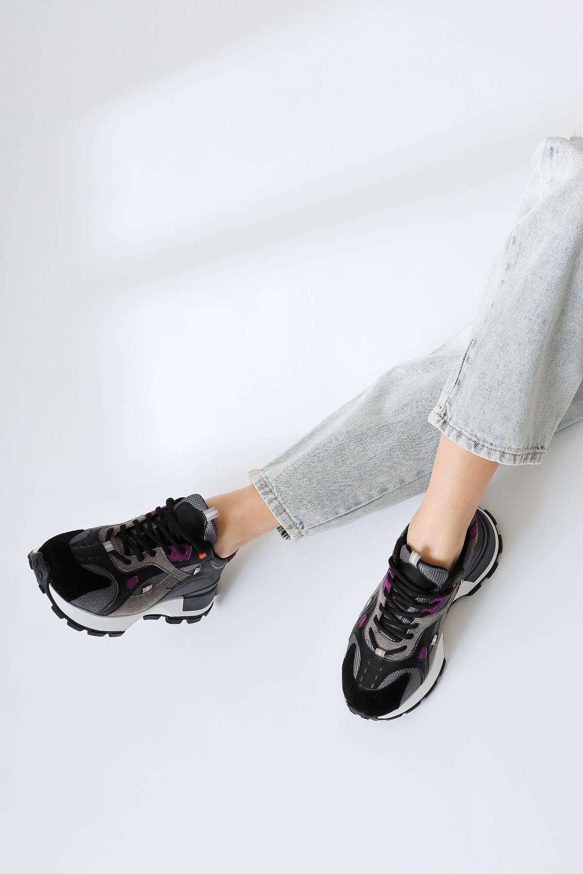 Siska Siyah Süet Bağcıklı Yüksek Taban Sneakers