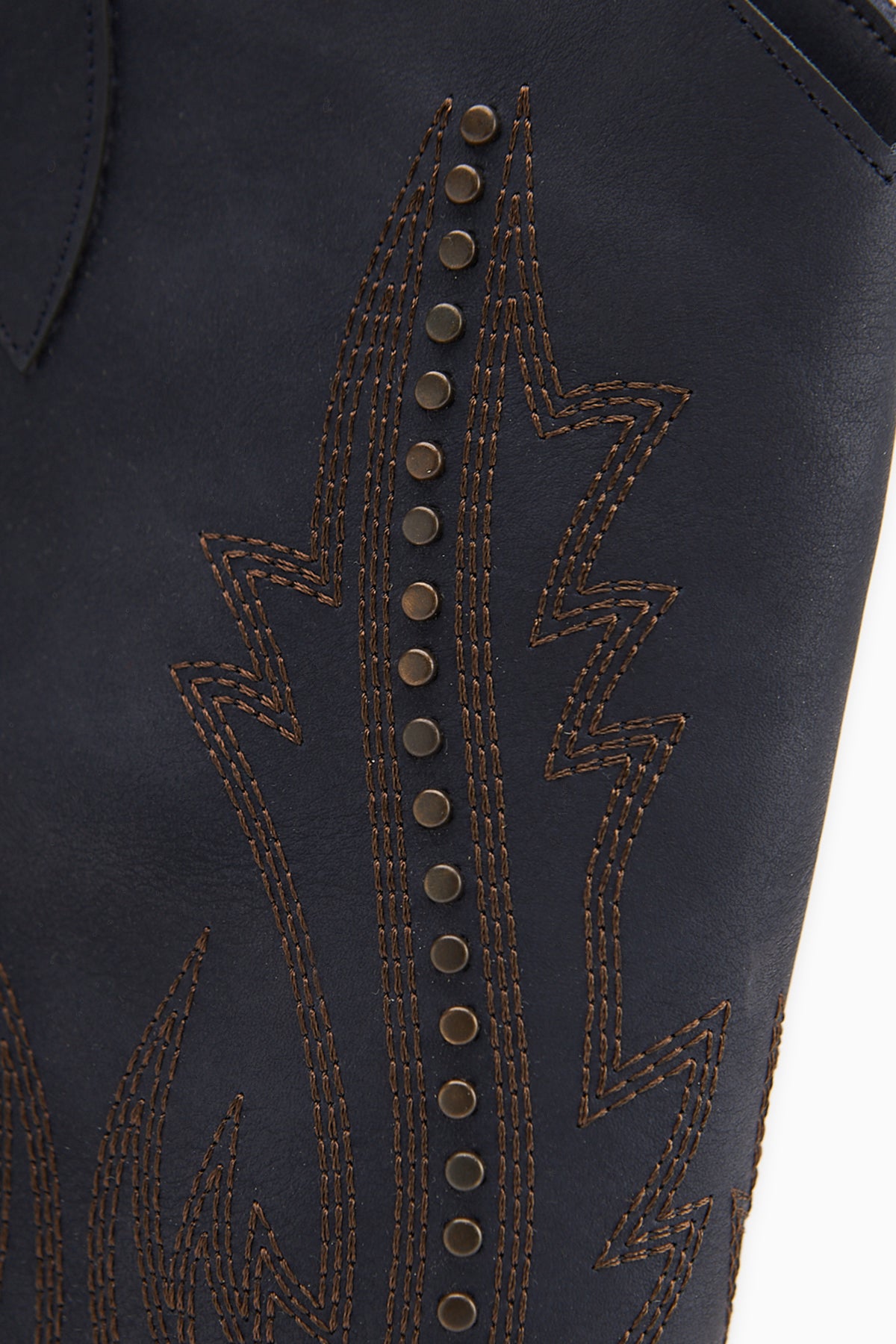 Fizaro Lacivert Sivri Burunlu Nakışlı Zımba Detaylı Western Çizme