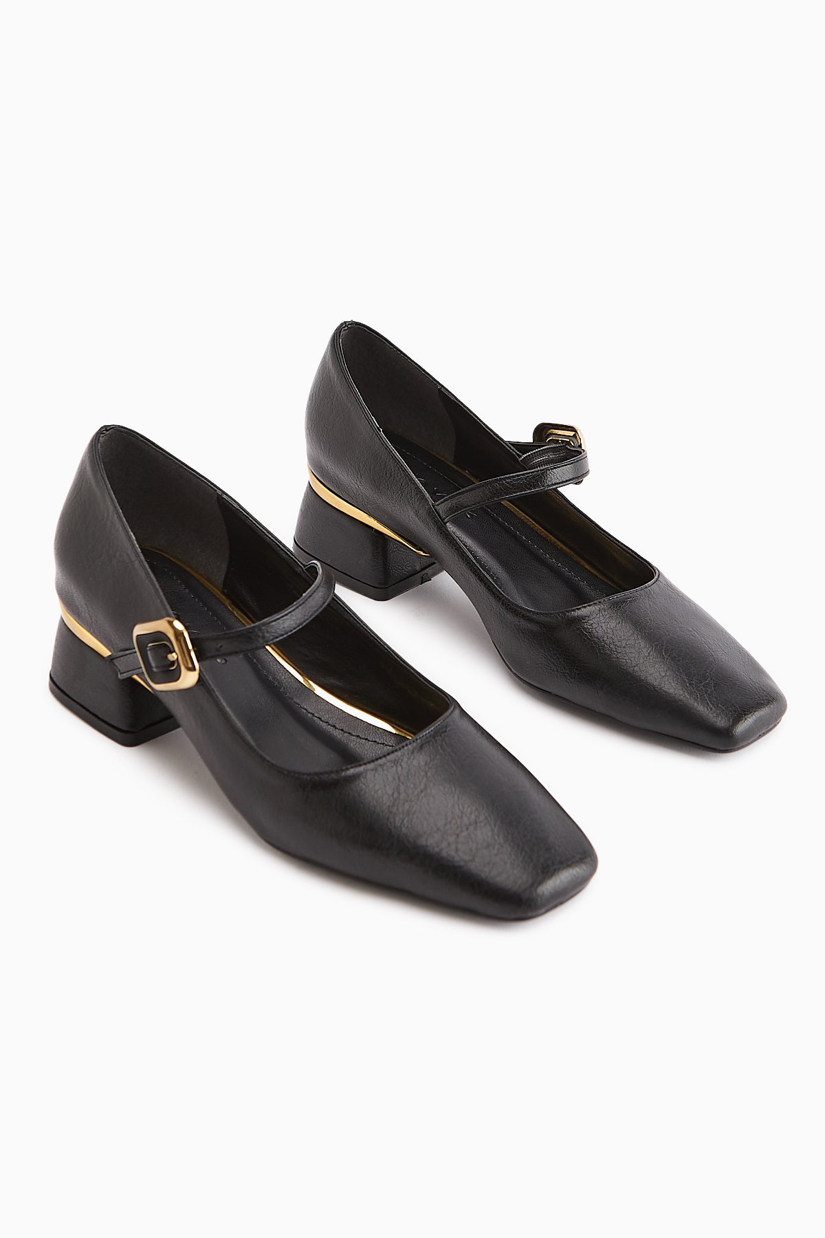 Abby Siyah Küt Burunlu Toka Detaylı Günlük Ayakkabı