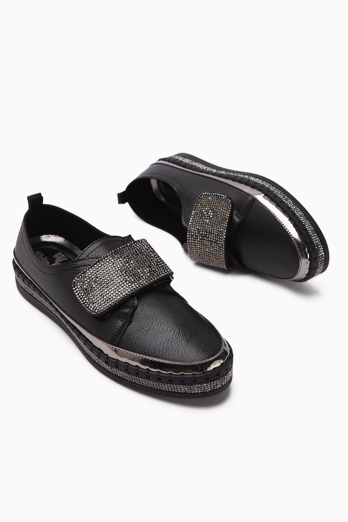 Valmira Siyah Cırtlı Taş Detaylı Kadın Günlük Ayakkabı