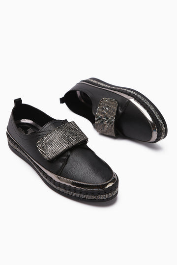 Valmira Siyah Cırtlı Taş Detaylı Kadın Günlük Ayakkabı