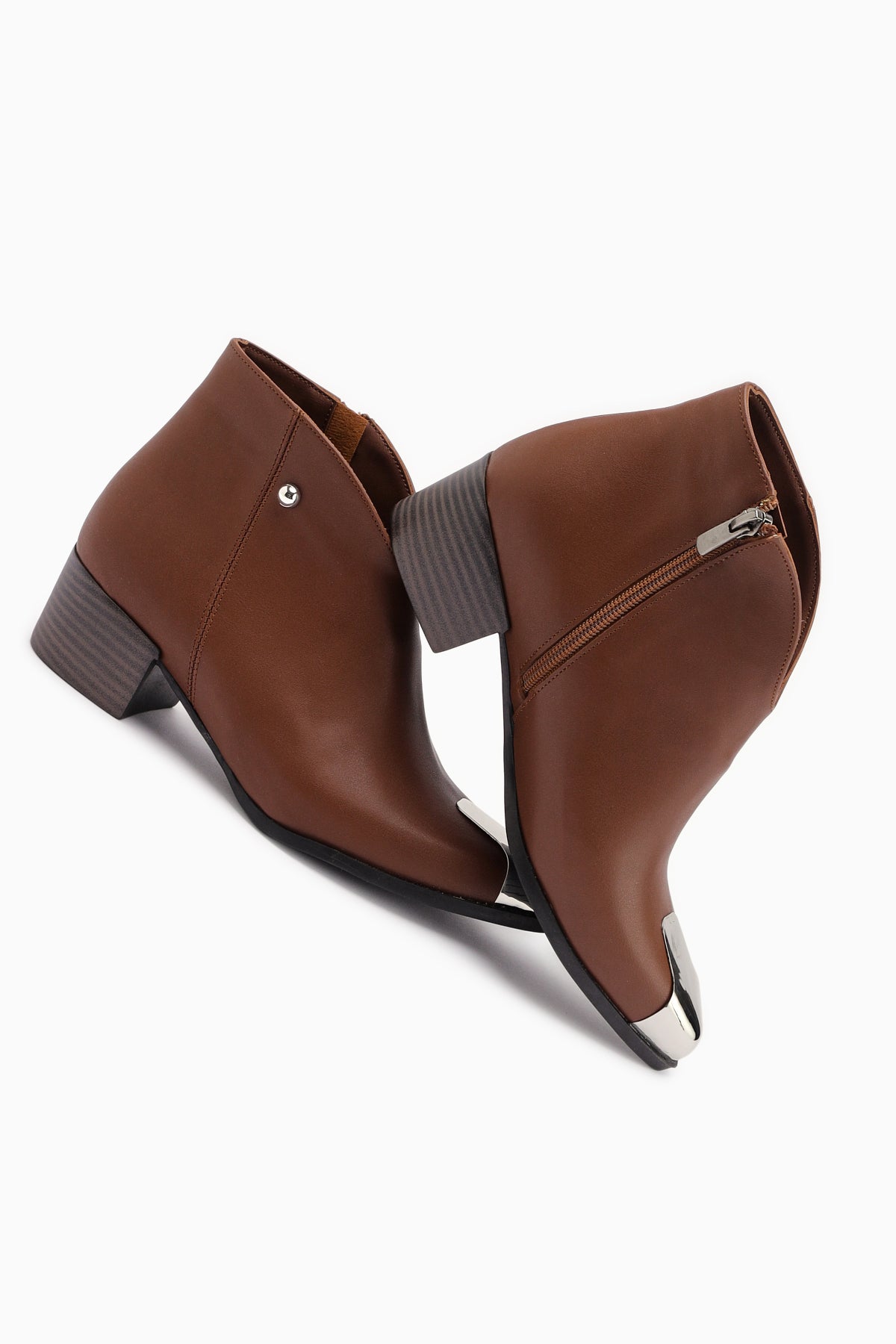 Jay Taba Sivri Burunlu Metal Detaylı Bot