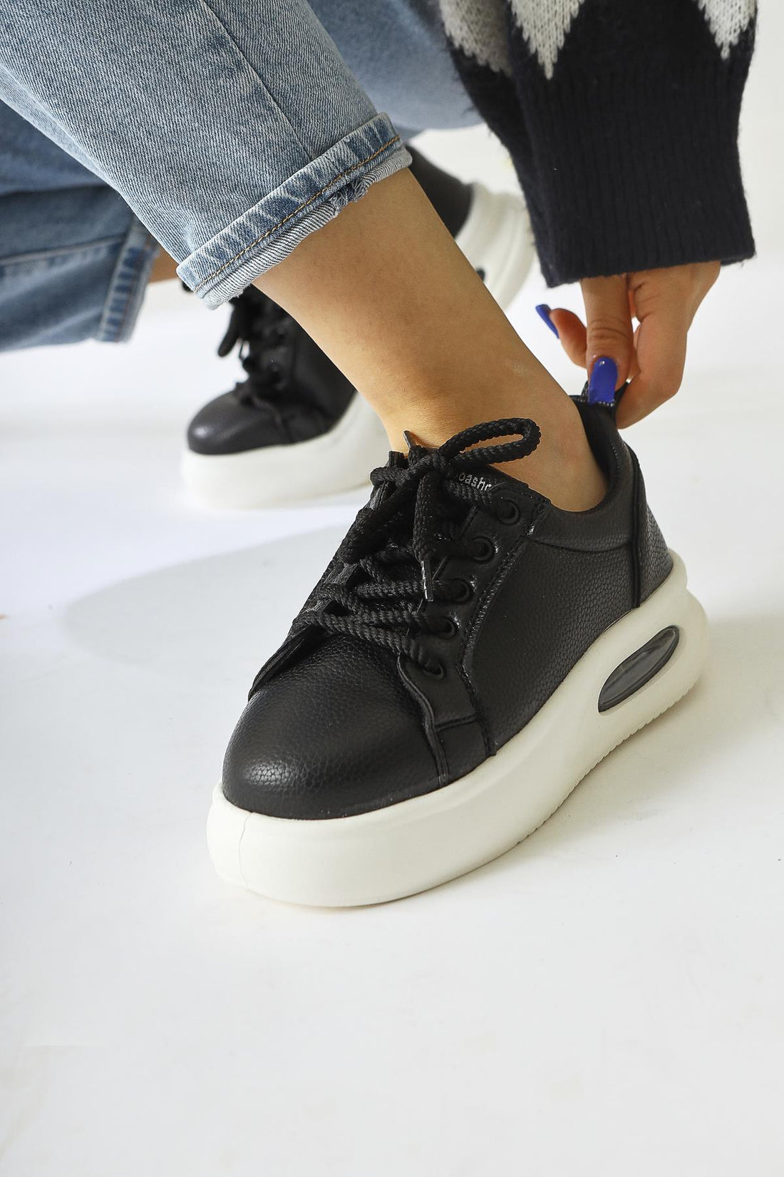 Loura Siyah Deri Desenli Havalı Taban Bağcıklı Sneakers