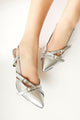 Monna Gri Sivri Burunlu Toka Detaylı Kısa Topuklu Ayakkabı