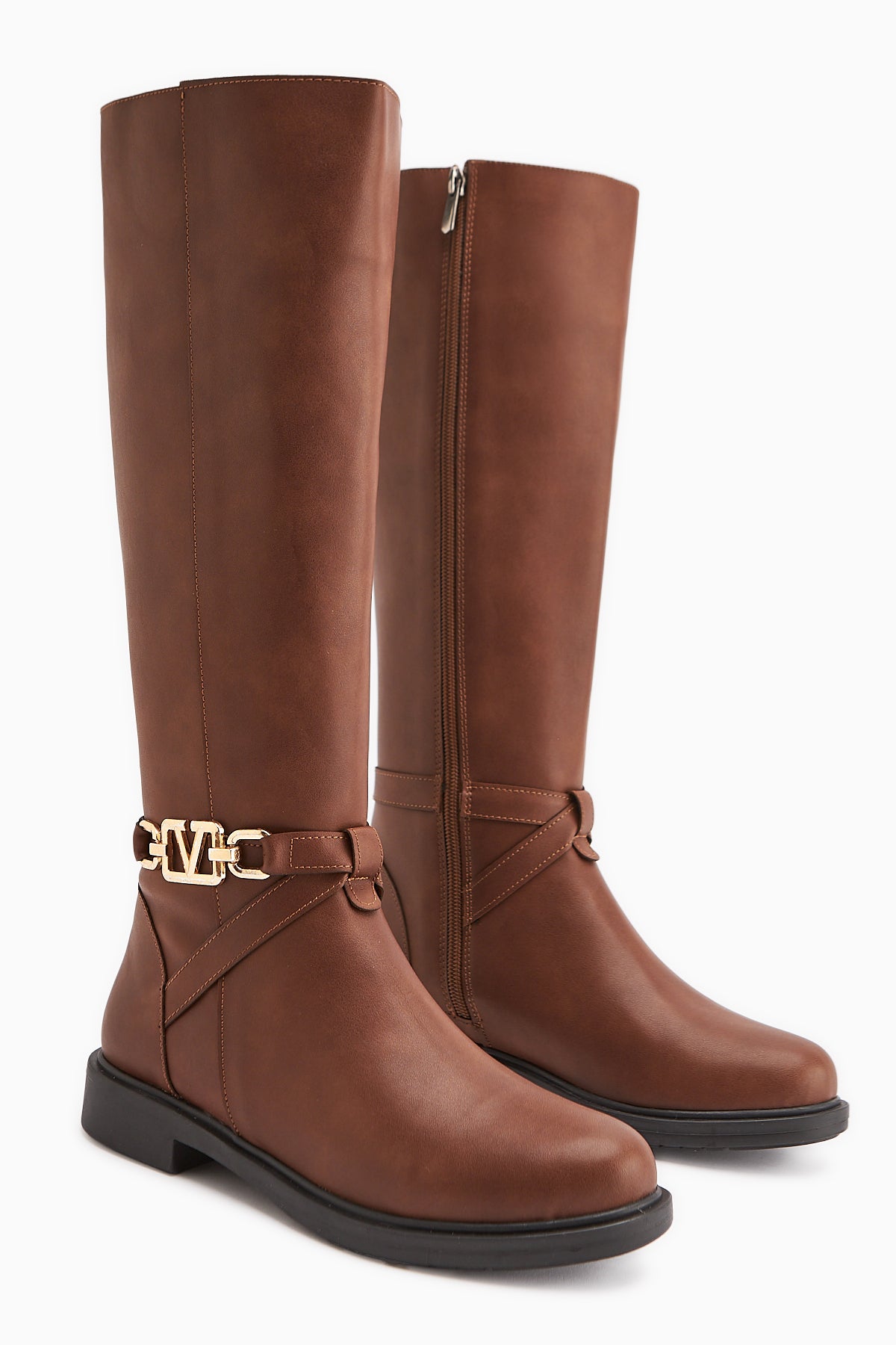 Momena Taba Toka Detaylı Fermuarlı Kısa Topuklu Çizme