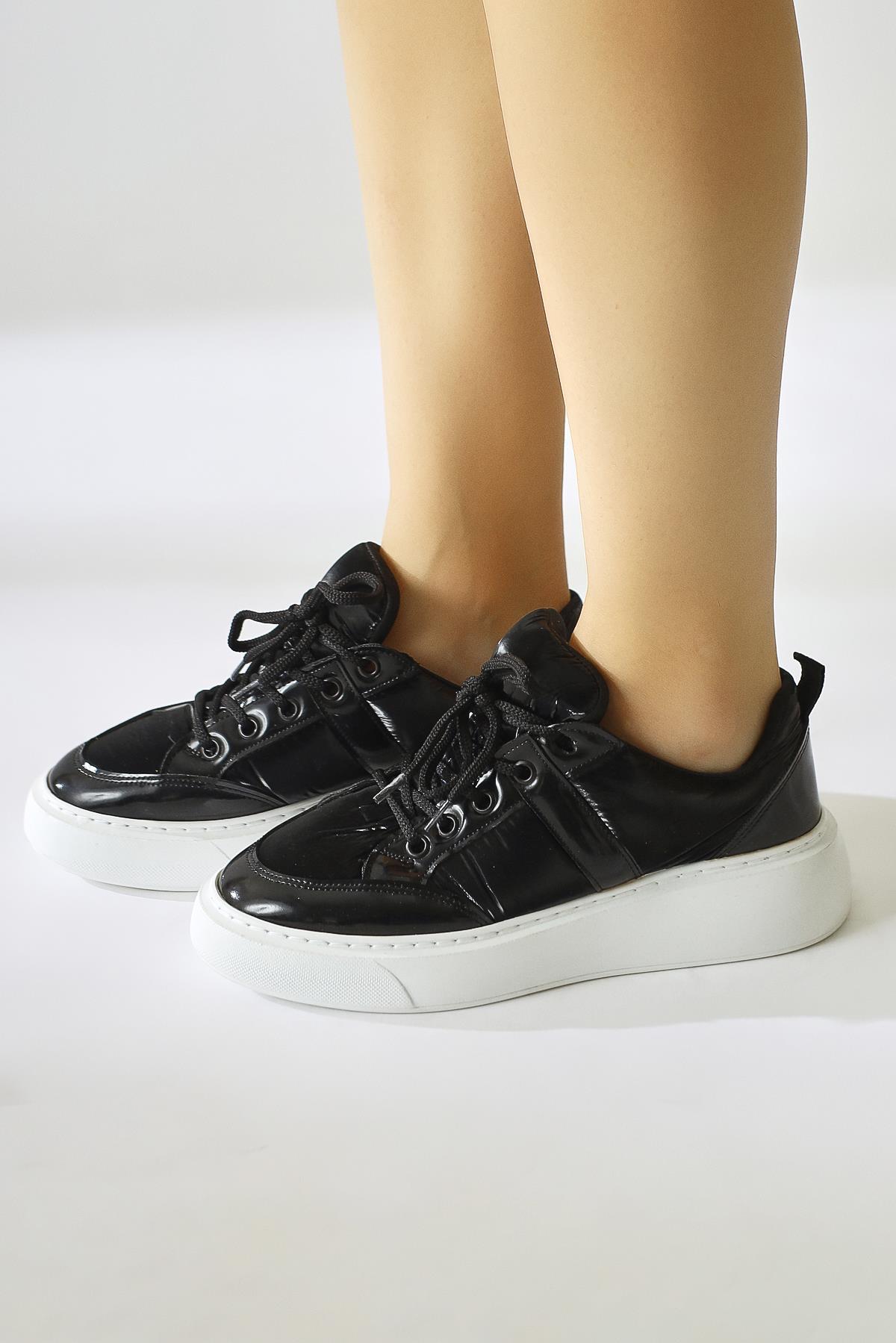 Jakleen Siyah Rugan Detaylı Paraşüt Sneakers