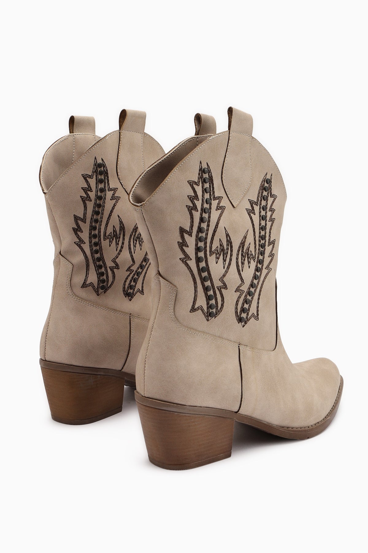 Fiza Bej Sivri Burunlu Nakışlı Zımba Detaylı Western Bot