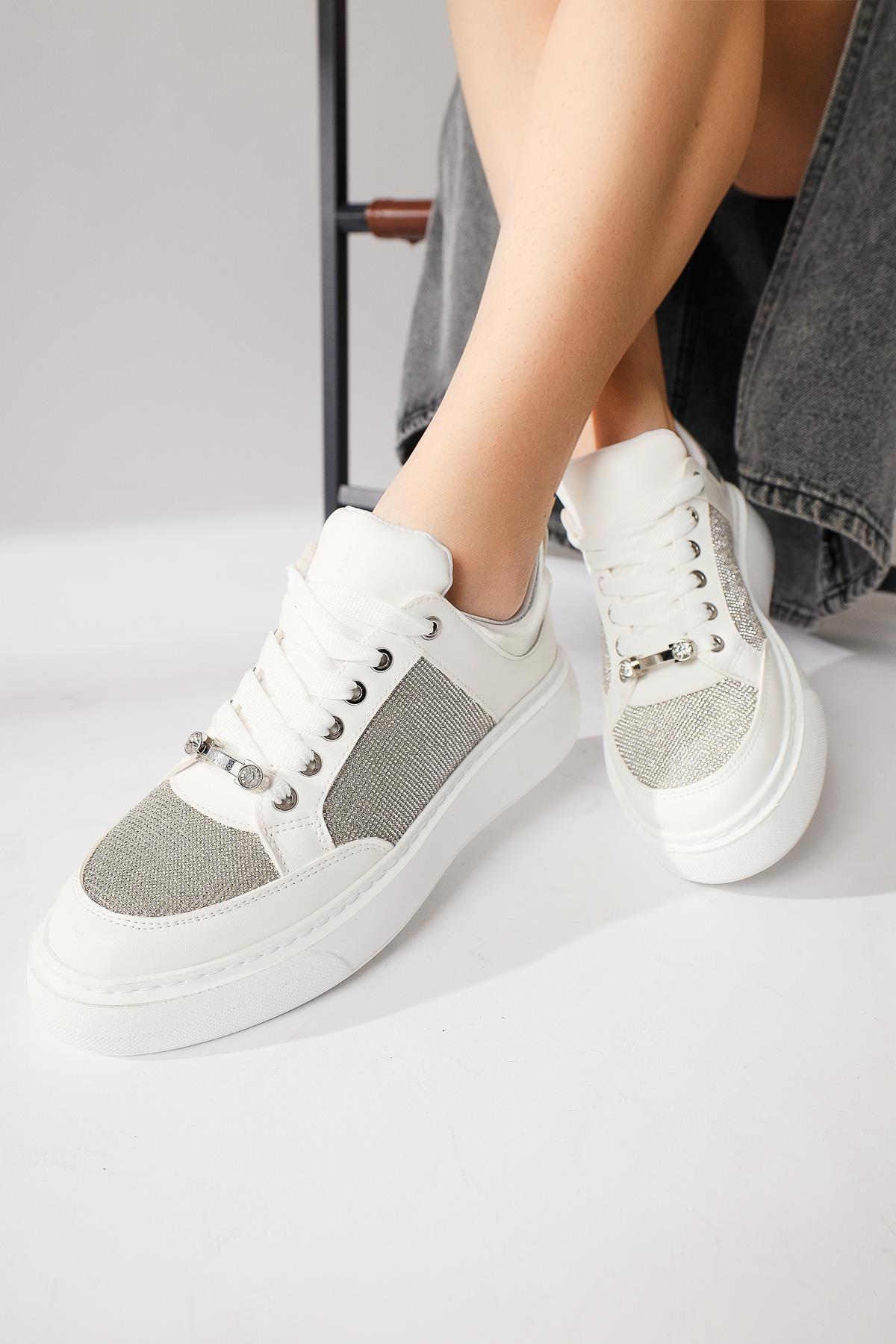Sonnie Beyaz Kalın Tabanlı Taş Detaylı Sneakers