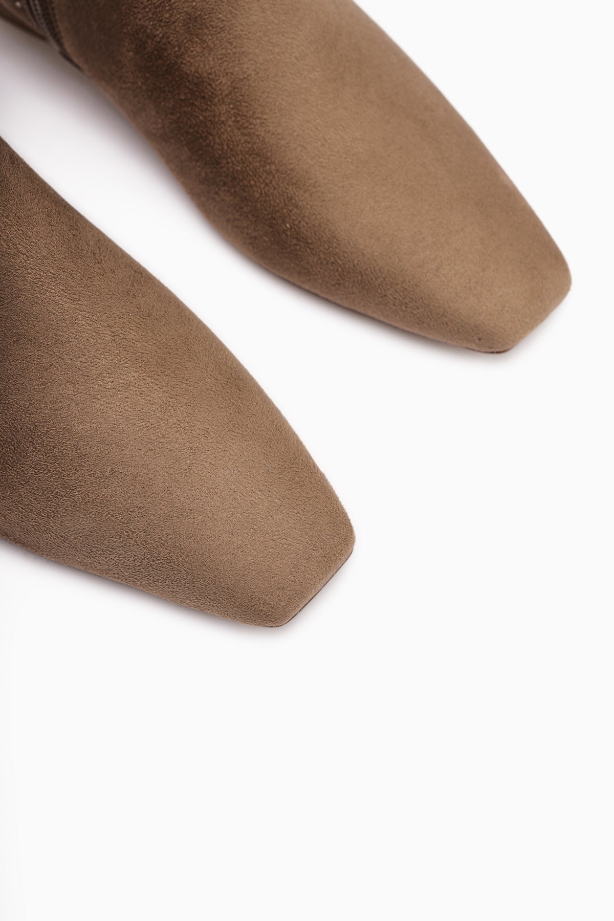 Grace Vizon Süet Kısa Topuklu Küt Burunlu Kadın Bot