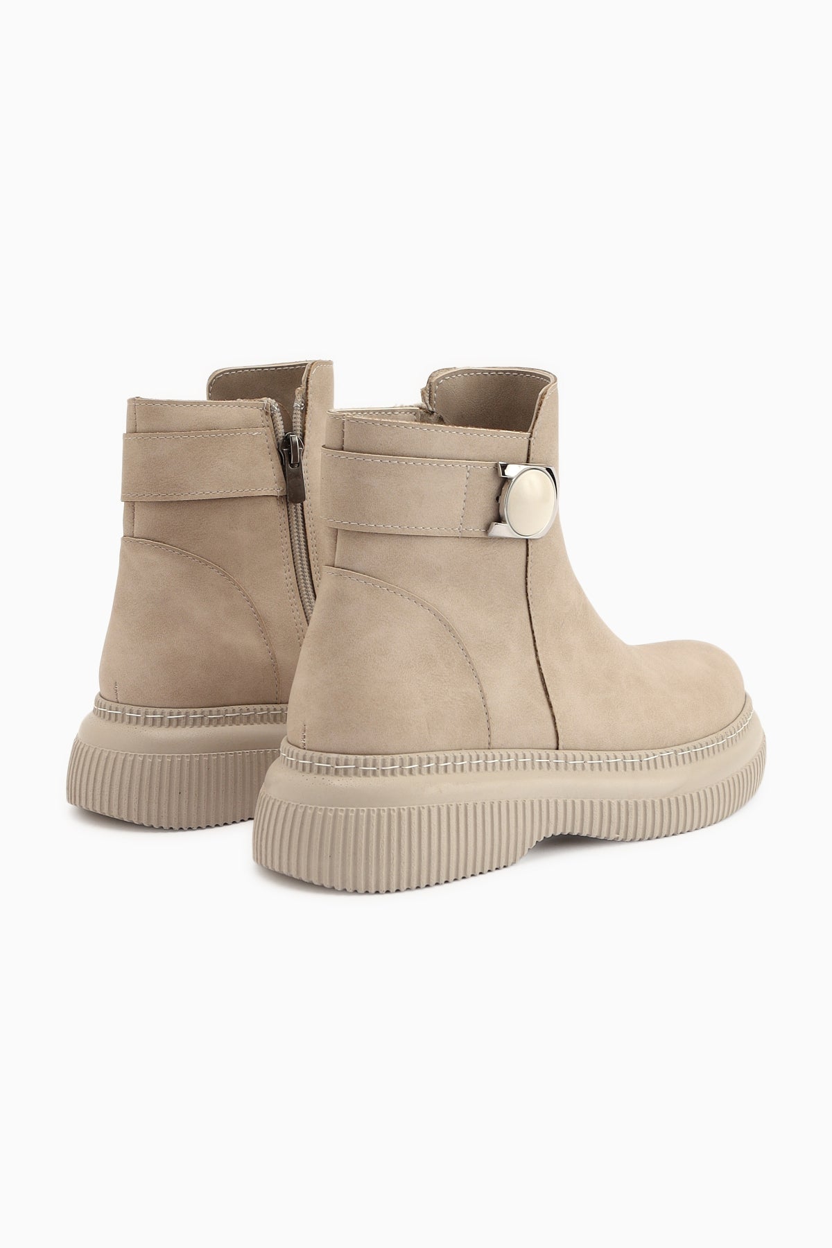 Caiza Krem Toka Detaylı Oval Burunlu Bot